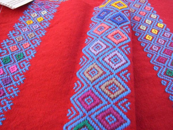 画像1: メキシコ刺繍布（104cm×40cm） (1)