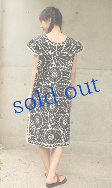 画像4: 刺繍ウィピルワンピース[マンタ生地・デラックス刺繍] (4)