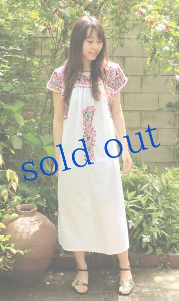 画像2: 「サンアントニーノ」 デラックス刺繍ドレス (2)