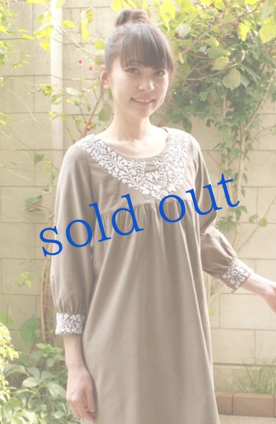 画像2: メキシコ刺繍コーヂュロイ 7分袖ワンピース (2)