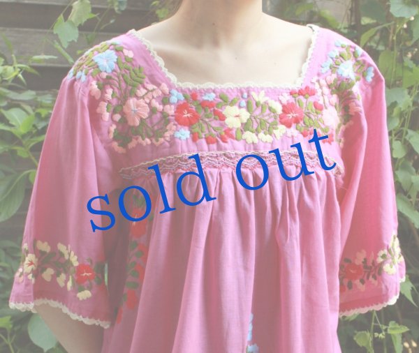 画像5: ベルスリーブのガーゼ刺繍トップス (5)