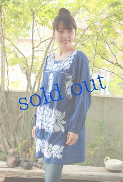 画像3: ゴージャス白刺繍のガーゼワンピース (3)