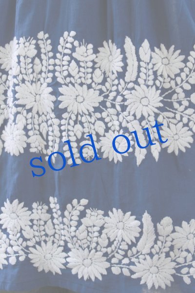 画像5: ゴージャス白刺繍のガーゼワンピース (5)