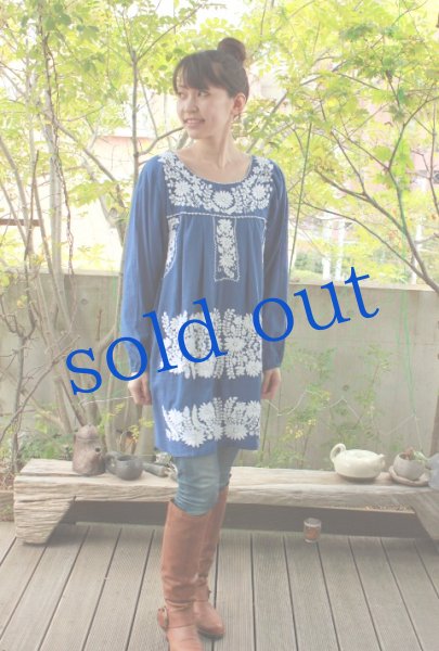 画像1: ゴージャス白刺繍のガーゼワンピース (1)