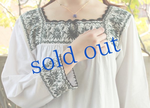 画像5: プエブラ州ナワ族の手織り刺繍ブラウス (5)