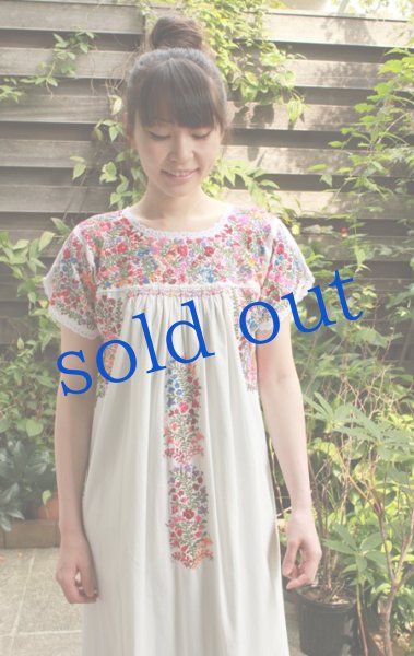 画像2: 「サンアントニーノ」 刺繍ワンピース (2)