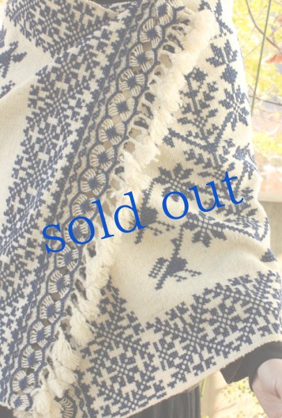 画像2: llamallamaオリジナル手織りウールケープショール (2)