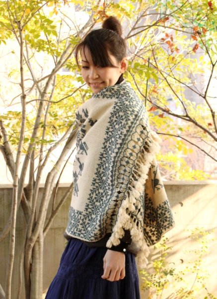 画像3: llamallamaオリジナル手織りウールケープショール (3)