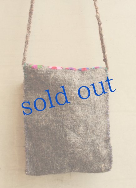 画像3: 手つむぎ・手織りウールの刺繍ポシェット (3)