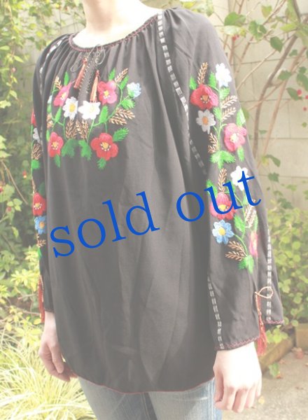 画像4: ウクライナ刺繍ブラウス (4)