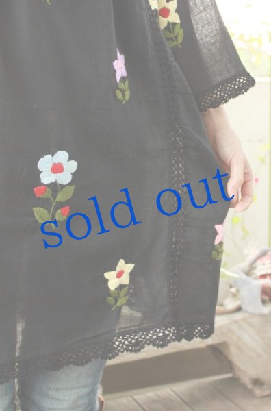 画像5: クロッシェ編みガーゼ刺繍チュニック (5)