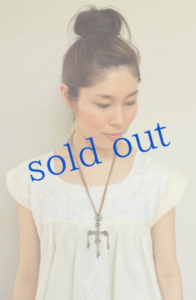 画像4: シルバーと珊瑚のクロスペンダント (4)