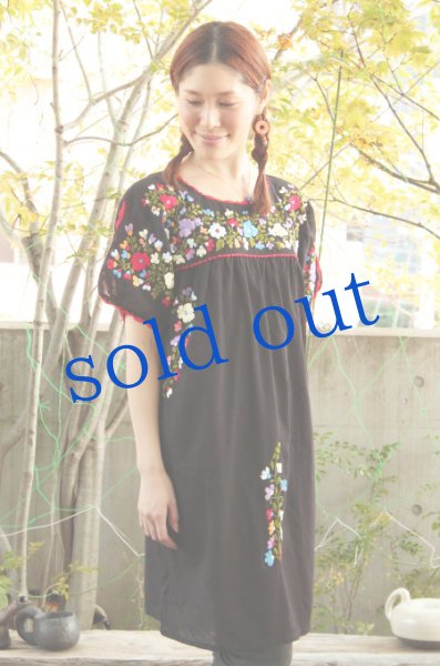 画像2: ガーゼ刺繍のチュニックワンピース (2)