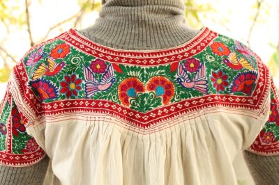 画像3: CHACHAHUANTLAミシン刺繍のブラウス