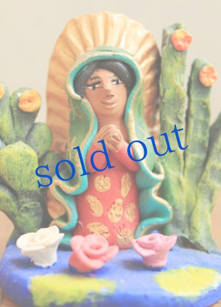 画像2: アギラールファミリーの陶人形・グアダルーペのマリア (2)