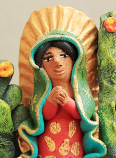 画像1: アギラールファミリーの陶人形・グアダルーペのマリア