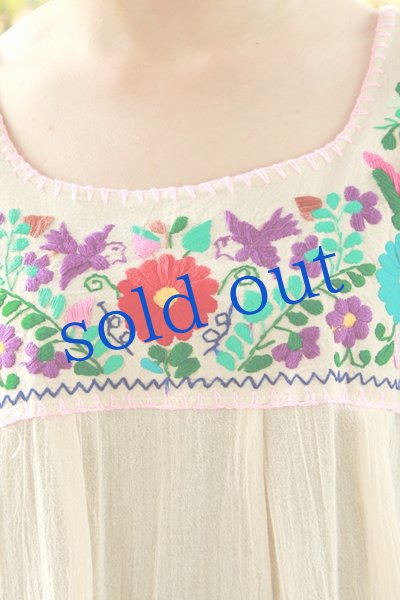 画像4: メキシコ刺繍のトップス (4)