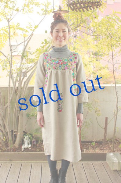 画像3: リネン生地のメキシコ刺繍7分袖ワンピース (3)