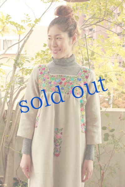 画像2: リネン生地のメキシコ刺繍7分袖ワンピース (2)