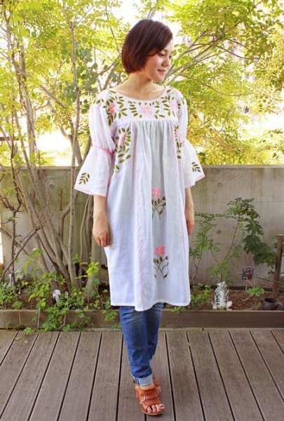 画像2: ロープタイ７分袖の花刺繍チュニック (2)