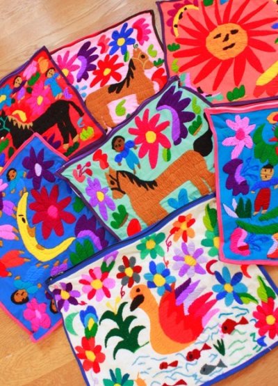 画像1: グアテマラ刺繍のクッションカバー