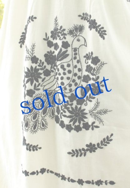 画像4: マキシ丈のメキシカン刺繍キャミソールワンピース (4)