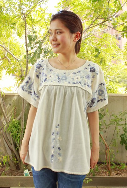 画像2: ガーゼ刺繍トップス (2)