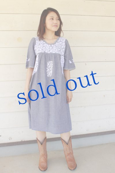 画像3: マリアさんの刺繍ダンガリー生地ワンピース (3)