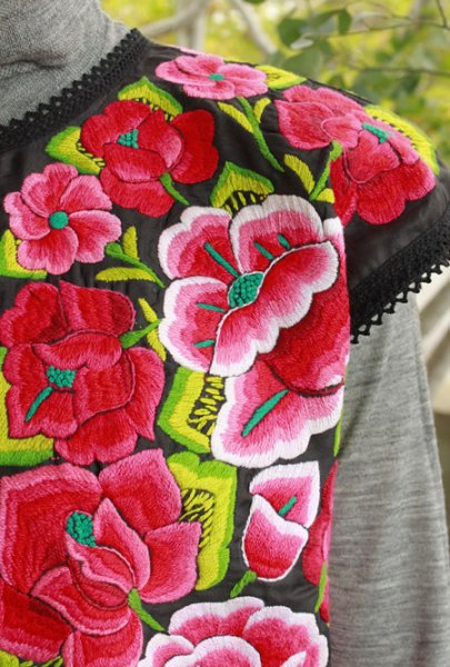 画像2: フチタンの刺繍ウィピルトップステワナ刺繍 (2)