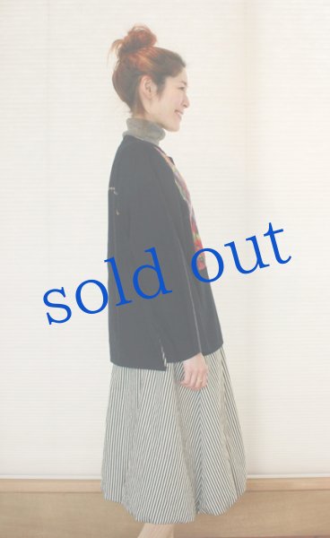 画像3: 藍の染と刺繍の織生地長そでトップス (3)