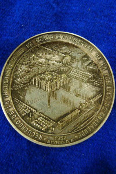 画像2: グアダルーペ寺院新聖堂建設記念メダル