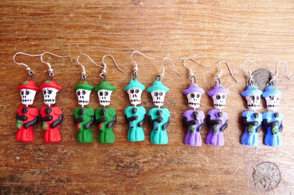 画像2: ガイコツの貴婦人ピアス (2)