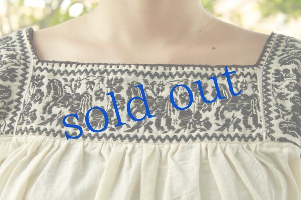 画像4: プエブラ州の刺繍ブラウス (4)