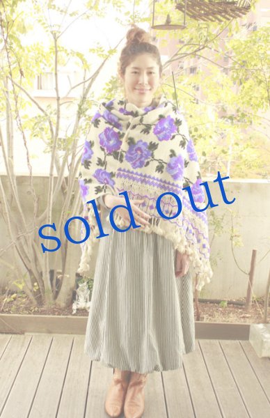 画像1: 刺繍大判ショール手織り羊毛100％ (1)