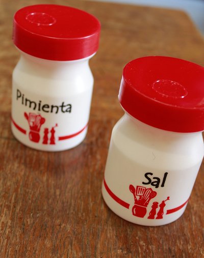 画像1: アルゼンチンの塩胡椒入れ
