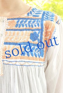メキシコ刺繍チアパス州アグアカテナンゴ刺繍ブラウス ベージュ