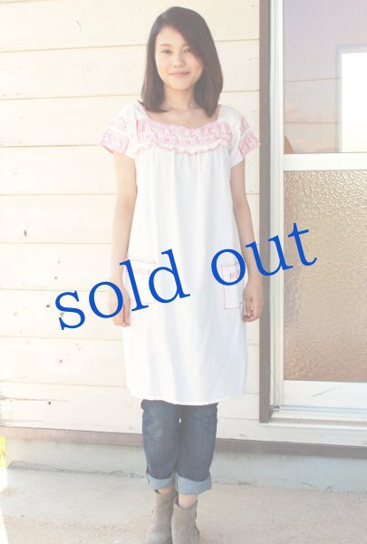 画像2: オトミの刺繍ワンピース　 (2)