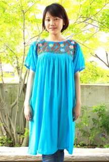 メキシコ刺繍チアパス州アグアカテナンゴ刺繍ブラウス ベージュ
