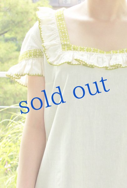 画像2: オトミ刺繍ブラウス  (2)