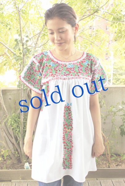 画像2: 「サンアントニーノ」 細かい刺繍ブラウス (2)