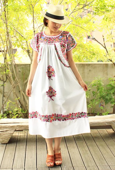 画像1: 「サンアントニーノ」 刺繍最高級ドレス