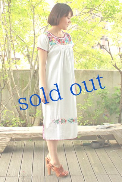 画像4: リャマリャマデザイン刺繍ワンピース「サンアントニーノ」 (4)