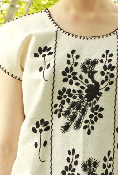 画像5: 刺繍ウィピル-孔雀の刺繍  (5)