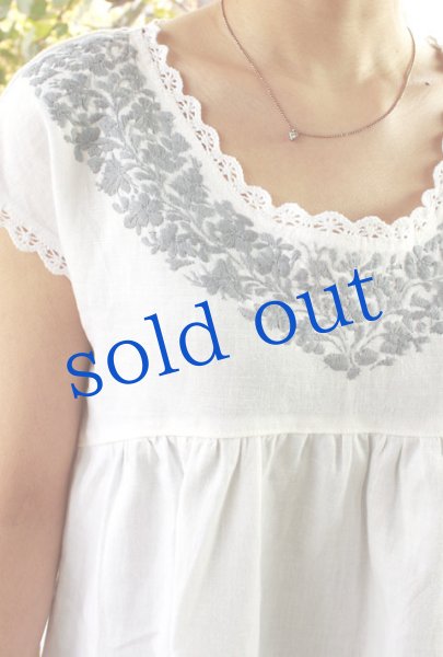 画像2: リネン生地刺繍ワンピース「サンアントニーノ」 (2)