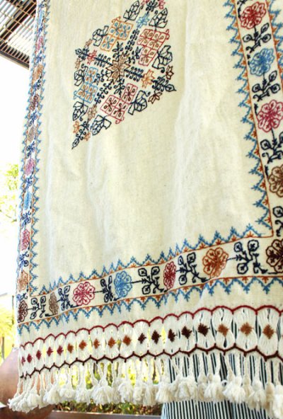 画像2: 手織りウール刺繍ショール