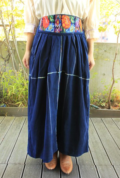 画像1: 藍の織と刺繍のインディアンスカート