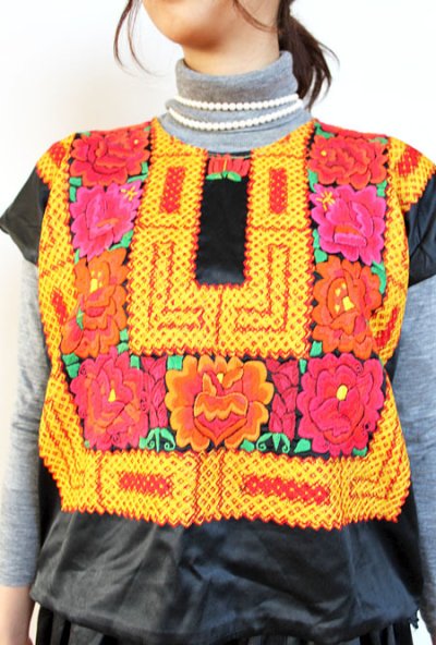 画像3: フチタンの刺繍の民族衣装