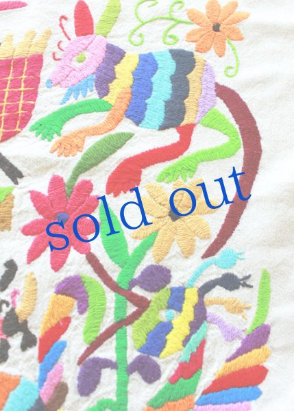 画像2: オトミの刺繍絵 86cm×68cm (2)