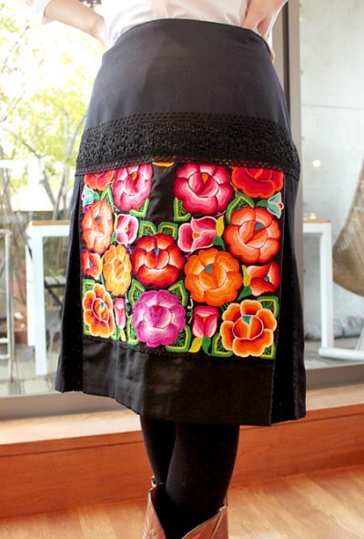 画像1: フチタンの刺繍リメイクスカート