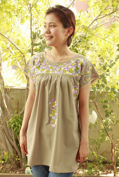 画像1: サンアントニーノ刺繍ブラウス